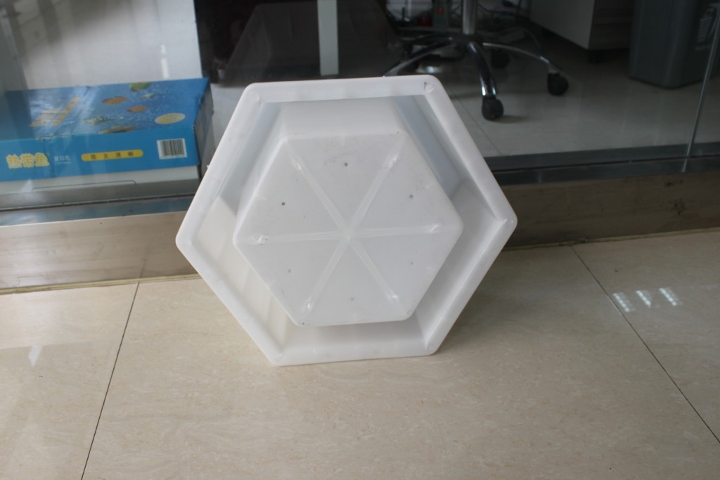 什么樣的六角塊護坡模具質(zhì)量才好？
