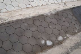 實(shí)心護(hù)坡塑料模具和空心護(hù)坡塑料模具分別用在哪里？