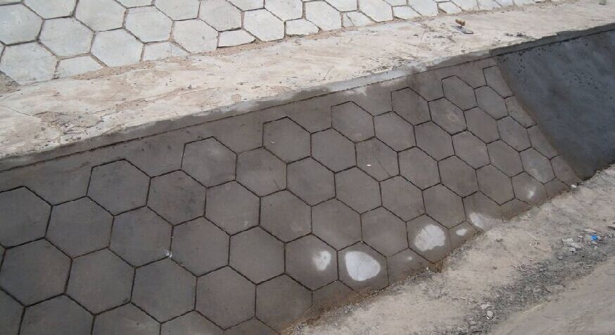 實(shí)心護(hù)坡塑料模具和空心護(hù)坡塑料模具分別用在哪里？