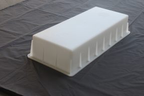 為什么預(yù)制路緣石模具要采用加強(qiáng)筋設(shè)計(jì)？